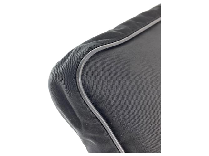 Borsa a tracolla in nylon nero Prada - vista 23