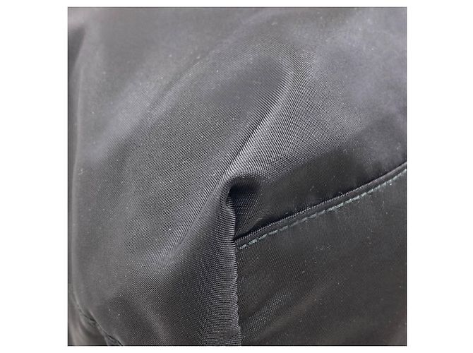Prada Handtasche aus schwarzem Nylon - Ansicht 14