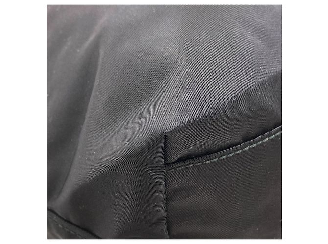Prada Handtasche aus schwarzem Nylon - Ansicht 16