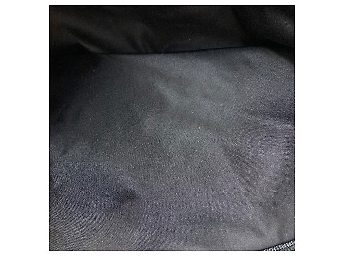 Prada Handtasche aus schwarzem Nylon - Ansicht 9
