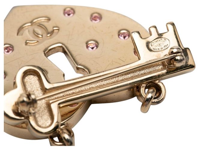 Spilla Chanel Coco Mark Heart Lock Key Motif Rosa D'oro - vista 3
