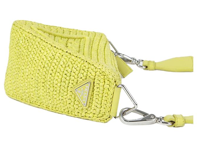 Prada Sac bandoulière porté épaule triangle en raphia Vert - vue 5