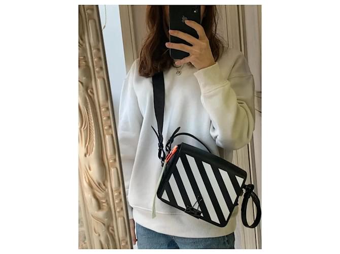 Off White carpeta Negro - vista 11