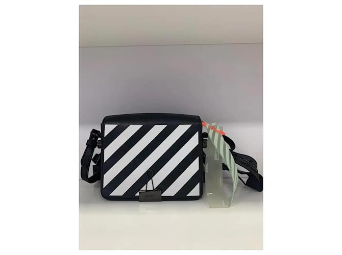 Off White carpeta Negro - vista 2