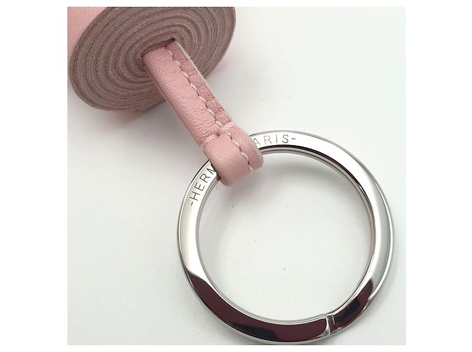 Hermès Schlüsselanhänger Carmen, Rose Sakura, Milo Lammfell Pink - Ansicht 5