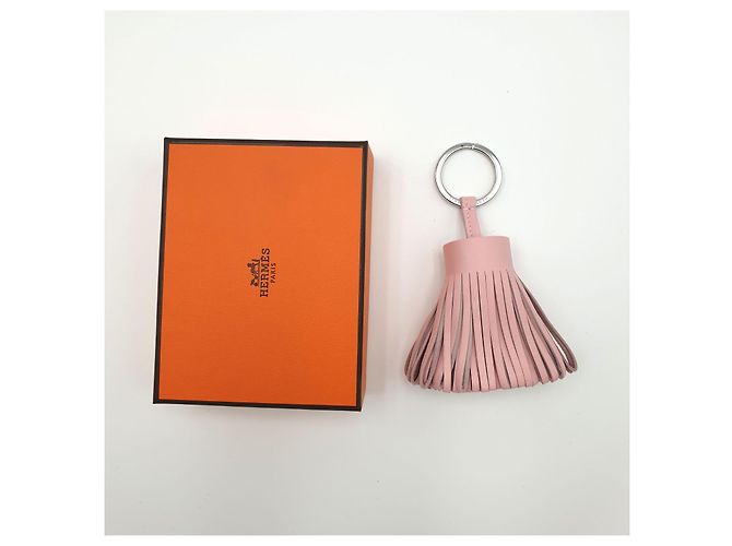 Hermès Schlüsselanhänger Carmen, Rose Sakura, Milo Lammfell Pink - Ansicht 6