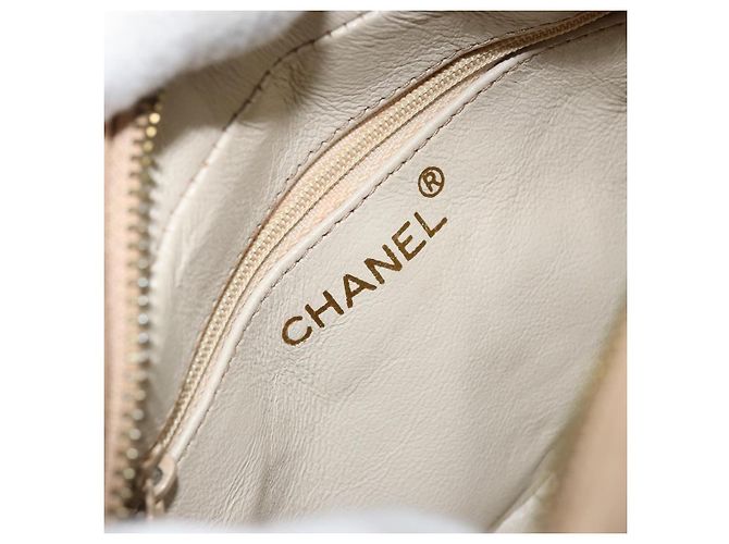 Chanel Vintage Diamond CC Camera Quilted Lambskin Large Beige - vista 6