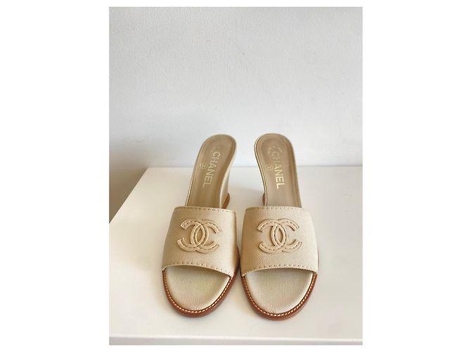 Chanel Mule con Zeppa Beige - vista 2