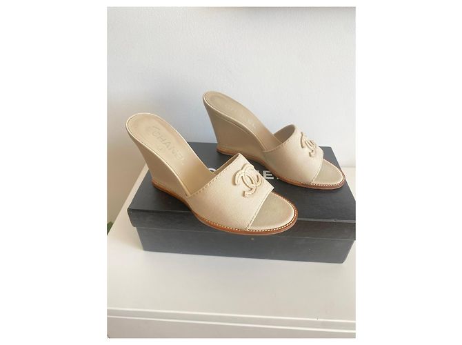 Chanel Mule con Zeppa Beige - vista 3