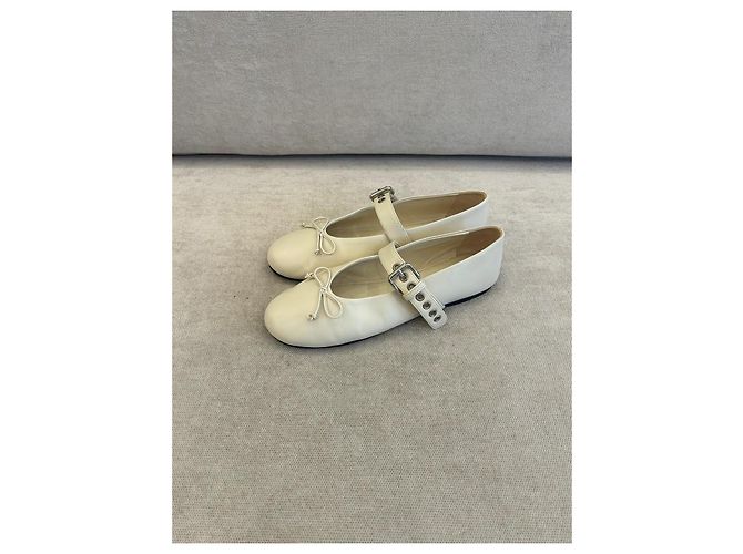 Bailarinas Miu Miu de cuero beige marfil - vista 4
