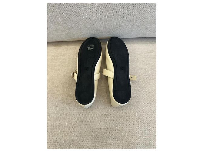 Bailarinas Miu Miu de cuero beige marfil - vista 6
