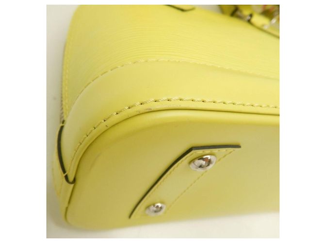 Borsa Louis Vuitton Epi Alma BB in Jaune Cedrat - vista 15