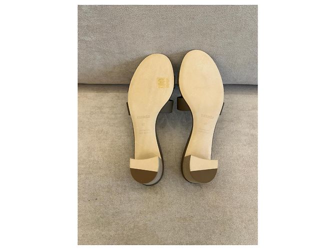 Sandali Hermès Oasis in pelle Étoupe Grigio - vista 6