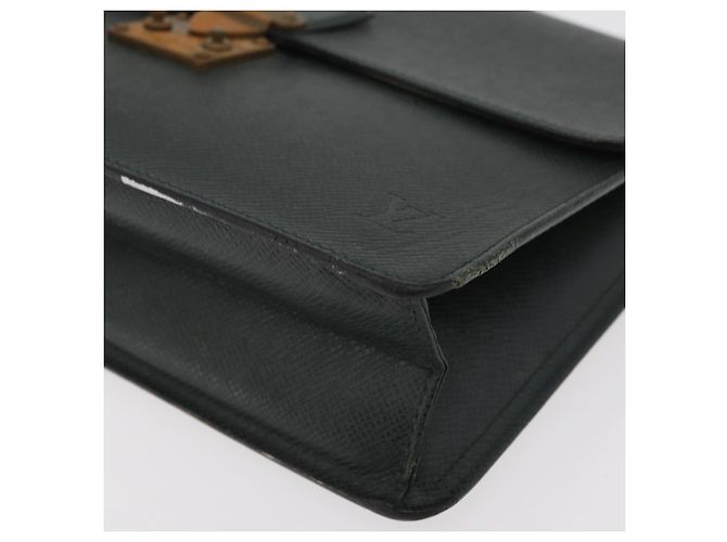 LOUIS VUITTON Pochette Kourad Taiga Clutch Bag Epicea M30194 LV Auth bs35052 - vista 15