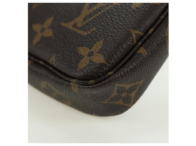 LOUIS VUITTON Vivienne Mini Pochette Accessoires Pochette M15328 LV Auth 171238SAM Monogramma - vista 17