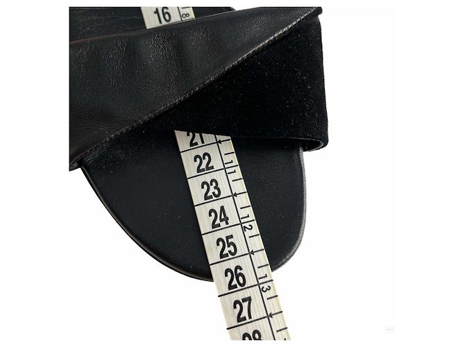 Hermès Sandali con cinturini incrociati in pelle e velluto 40 Nero - vista 9