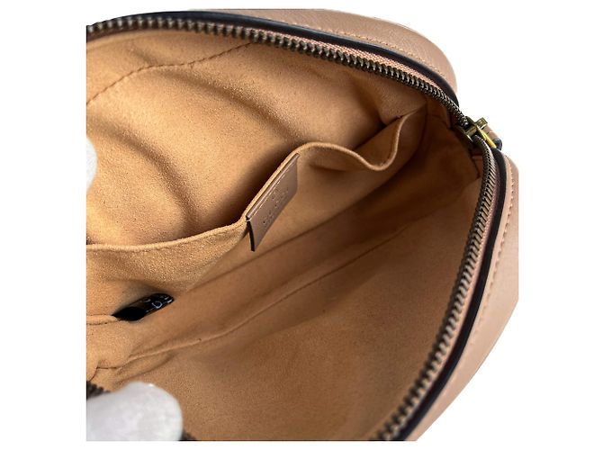 Gucci Bolsa de cintura camera em couro matelassê GG Marmont Bege escuro - vista 10