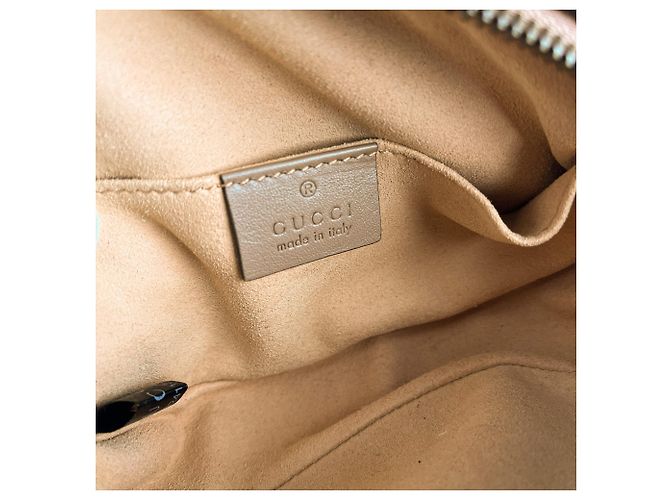 Gucci Bolsa de cintura camera em couro matelassê GG Marmont Bege escuro - vista 11