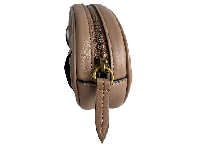 Gucci Bolsa de cintura camera em couro matelassê GG Marmont Bege escuro - vista 5