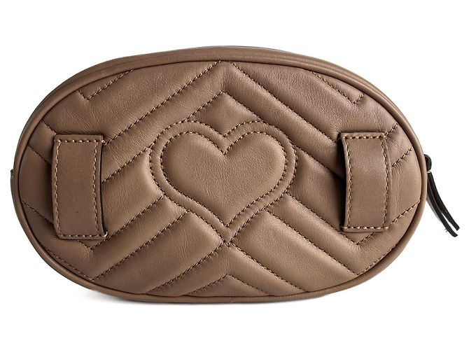 Gucci Bolsa de cintura camera em couro matelassê GG Marmont Bege escuro - vista 6