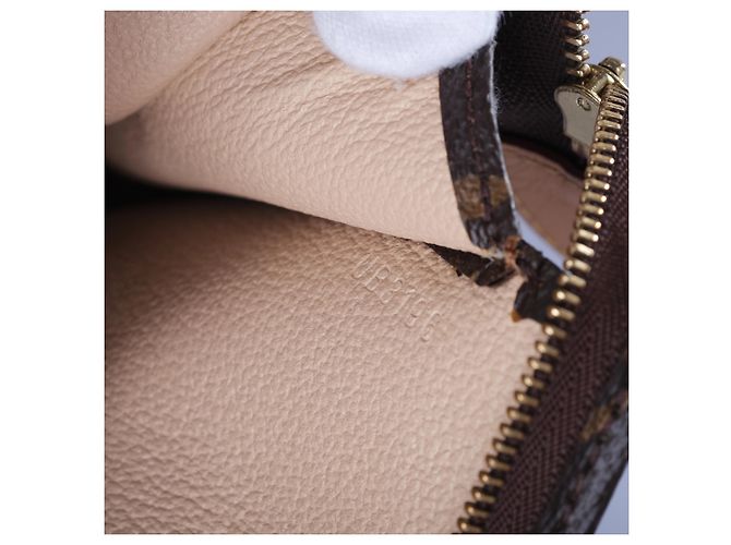 Louis Vuitton Monogram Toiletry Pouch 26 Brown - view 7