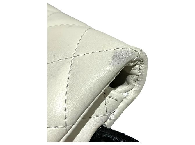Borsa a tracolla Chanel Cambon Line in agnello Bianco - vista 9