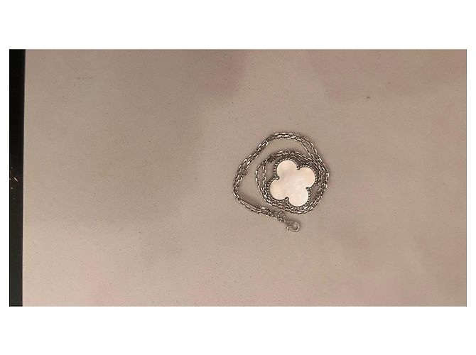 Van Cleef & Arpels Colgante Alhambra Magic Nácar Blanco - vista 6