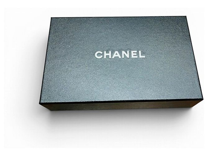 Chanel Coco Mark Bi-fold Wallet Schwarz - Ansicht 5