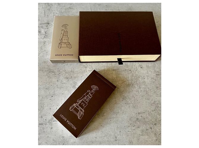 Louis Vuitton 150th Anniversary Eiffel Tower Flip-book Brown - view 3