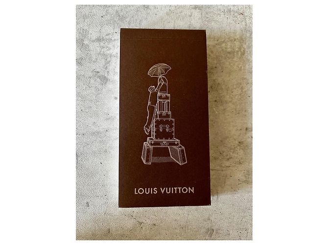 Louis Vuitton 150th Anniversary Eiffel Tower Flip-book Brown - view 4