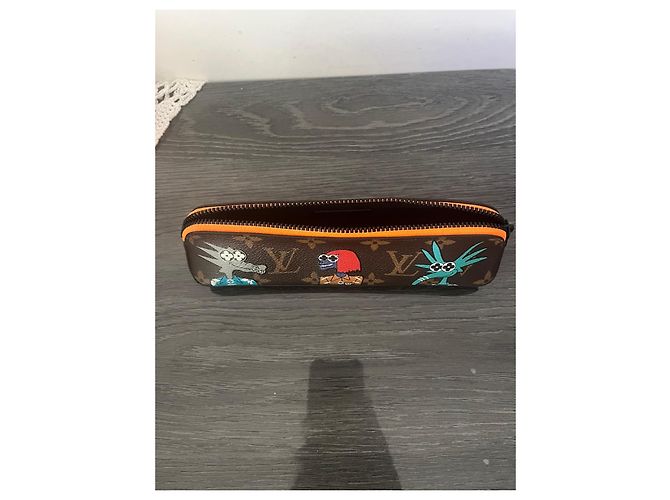 Louis Vuitton Monogram x K.ngels Pochette Castaño Multicolor - vista 2
