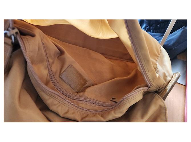 Prada Borsa a Tracolla in Nylon Beige - vista 5