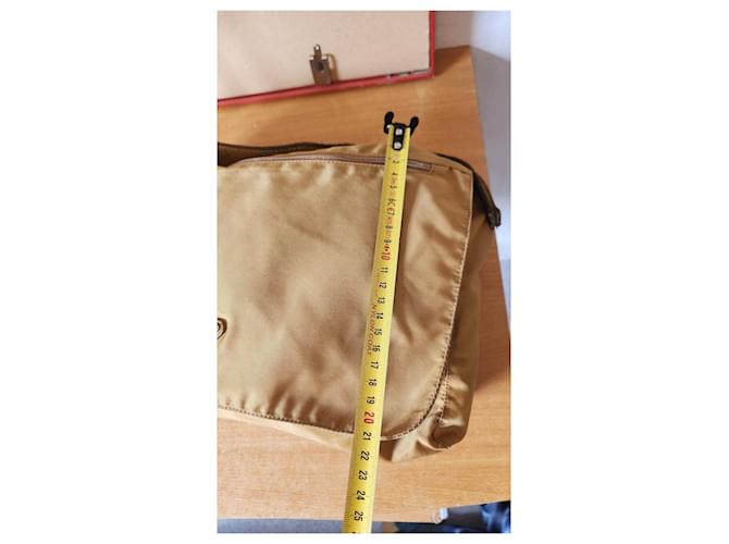 Prada Borsa a Tracolla in Nylon Beige - vista 8