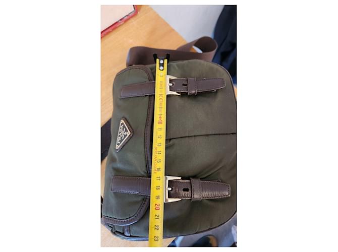 Prada Borsa a Tracolla in Nylon Verde Marrone - vista 4