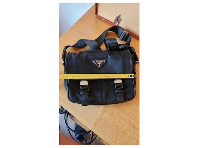 Prada Borsa a Tracolla in Nylon Nero e Pelle - vista 2