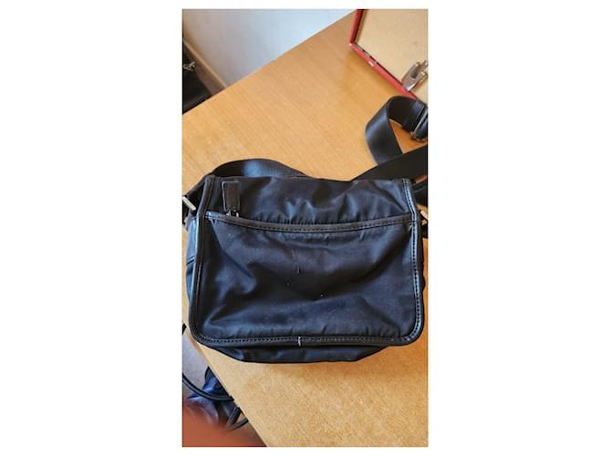 Prada Borsa a Tracolla in Nylon Nero e Pelle - vista 3