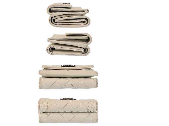Cartera Chanel Boy - Cuero blanco con diseño compacto - vista 9