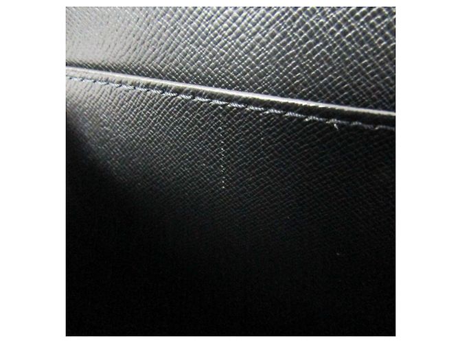 Valigetta da uomo Louis Vuitton Taiga Moscow M30032 Grigio - vista 14