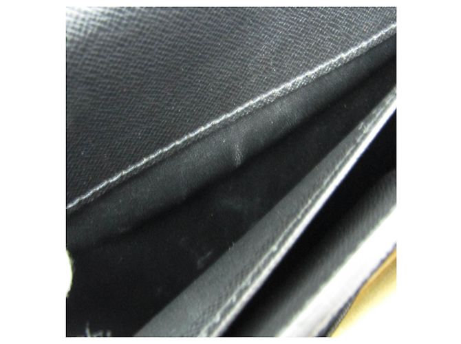 Valigetta da uomo Louis Vuitton Taiga Moscow M30032 Grigio - vista 16