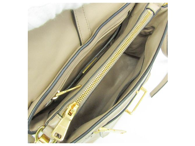 Borsa a mano in pelle da donna Miu Miu beige chiaro - vista 3