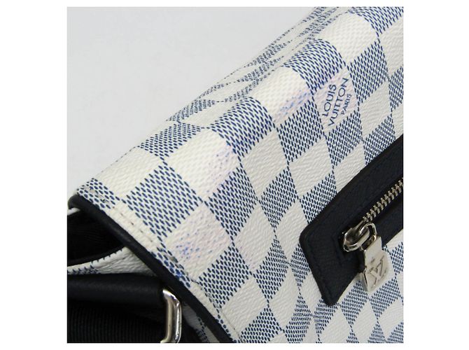 Borsa a tracolla Louis Vuitton Damier Coast Matchpoint Bianco Blu navy - vista 4