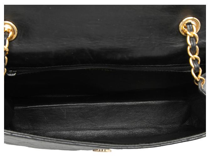 Chanel Black Quilted Lambskin Tassel Flap Nero - vista 4