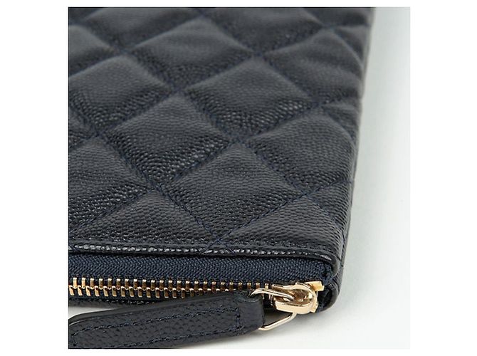 Chanel Clutch Classic Large in Pelle Caviar Blu - vista 7
