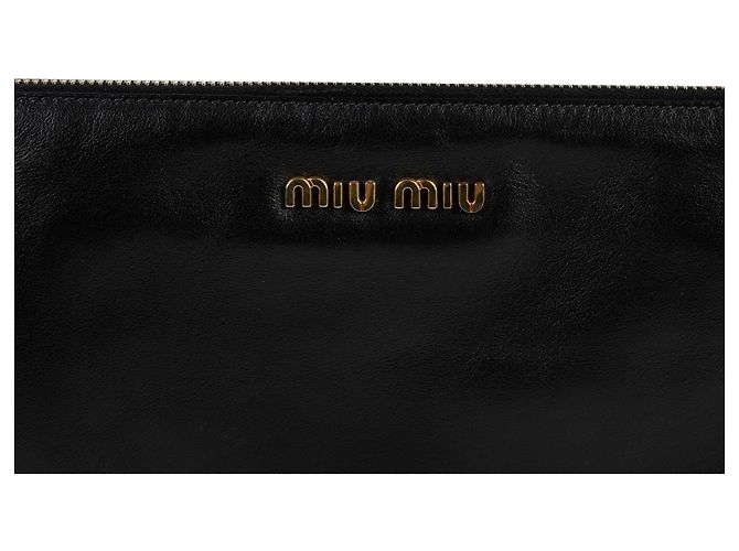 Miu Miu Clutch com tachas Preto - vista 2