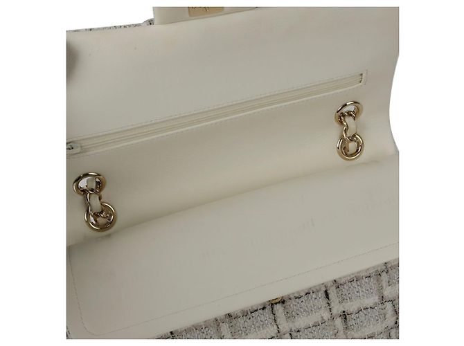 2.55 Chanel Borsa a Spalla Classic Medium in Tweed Bianco - vista 9