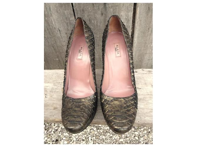 Alaïa Pumps aus goldenem Pythonleder - Ansicht 3