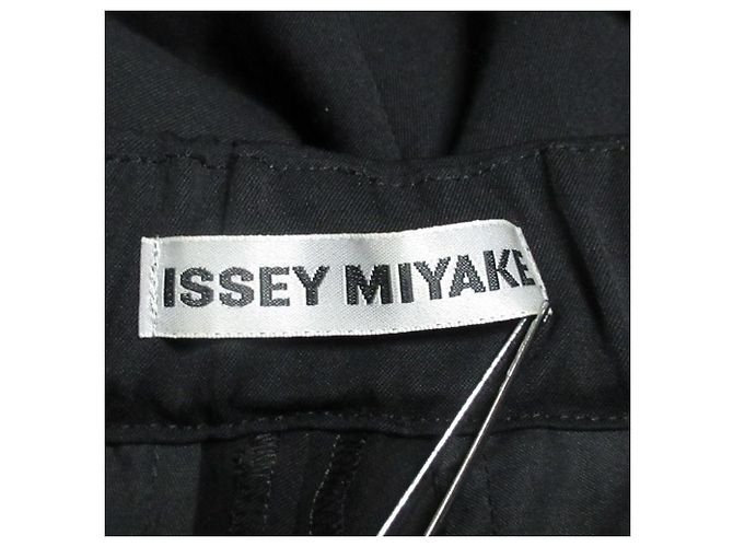 Pantalones ISSEY MIYAKE IM33FF065 Negro - vue 6