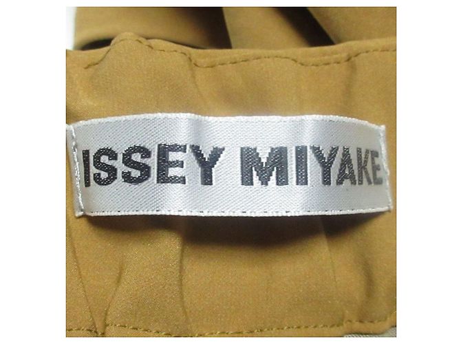 Pantalones anchos cortos elásticos ISSEY MIYAKE CANOPY Castaño Beige - vista 6