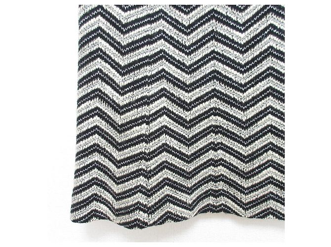Timeless Falda de tweed Chanel Chevron Coco Mark Negro Plata Blanco - vista 4