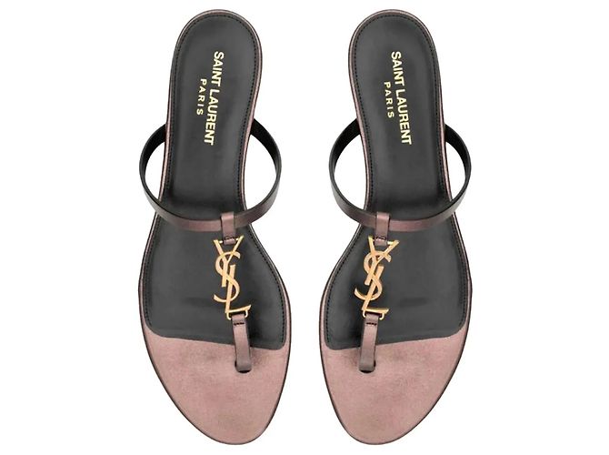 Saint Laurent Sandali Cassandra in Pelle Metallizzata Grigio antracite - vista 2